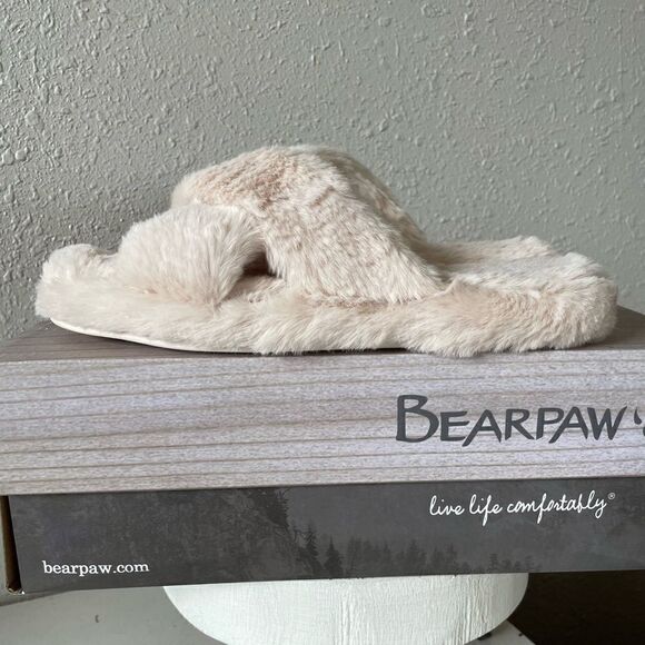 BearPaw Shoes - NIB BearPaw Brielle Faux Fur Slippers Size S (5-6)